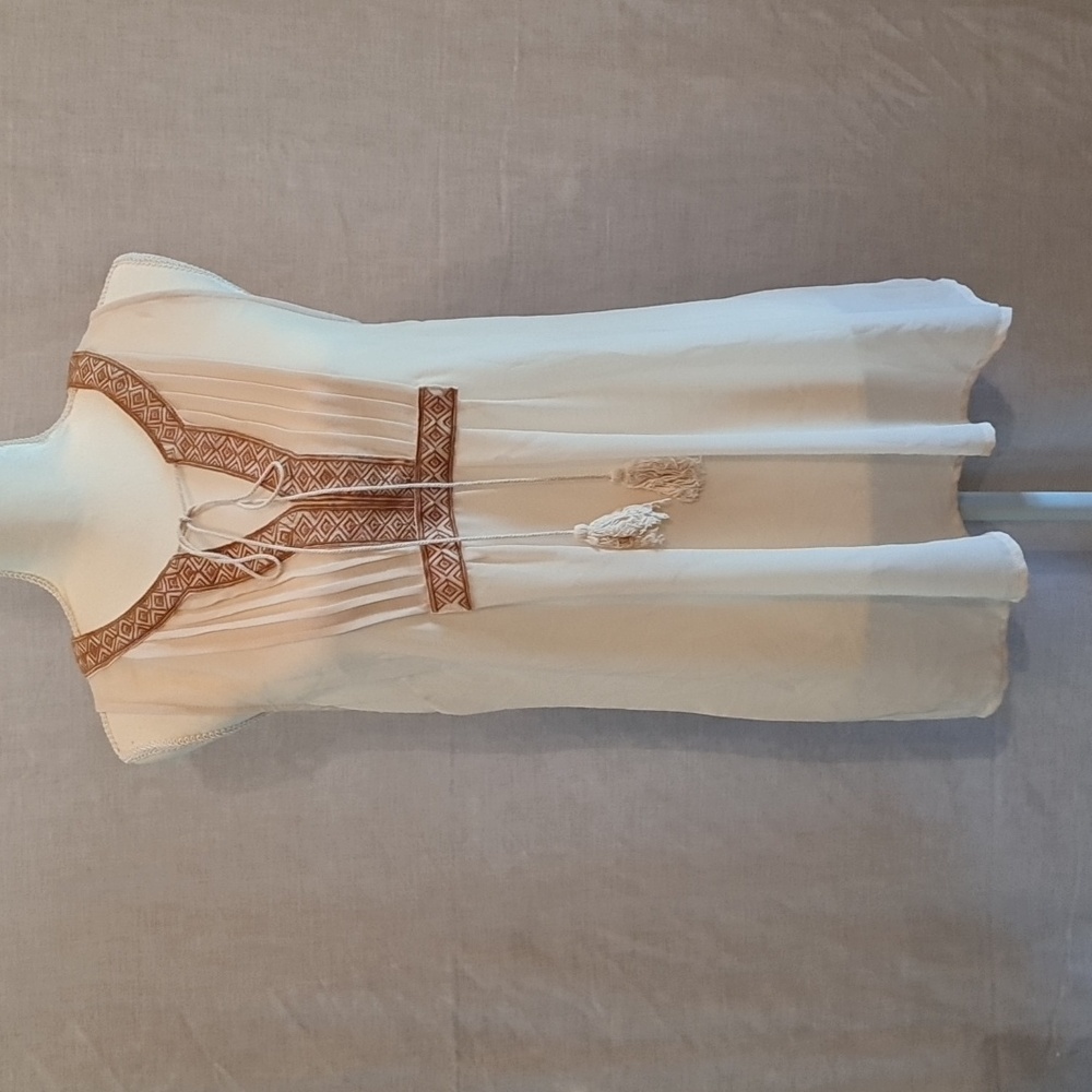 Brown/Cream embellished bodice Blue Bird Sz M Aztec design Crepe like material